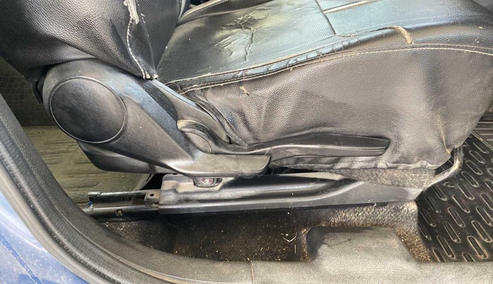 2016 Maruti Baleno ZETA DIESEL 1.3, Diesel, Manual, 97,266 km, Driver Side Adjustment Panel