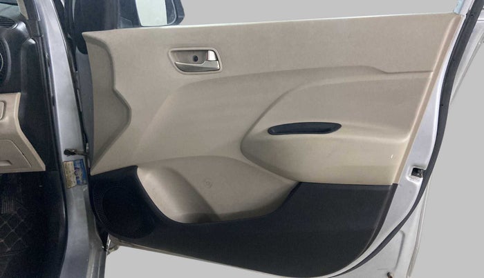 2019 Hyundai NEW SANTRO SPORTZ CNG, CNG, Manual, 27,792 km, Driver Side Door Panels Control