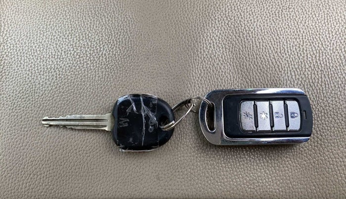 2010 Hyundai i10 MAGNA 1.2, Petrol, Manual, 70,720 km, Lock system - Dork lock functional only from remote key