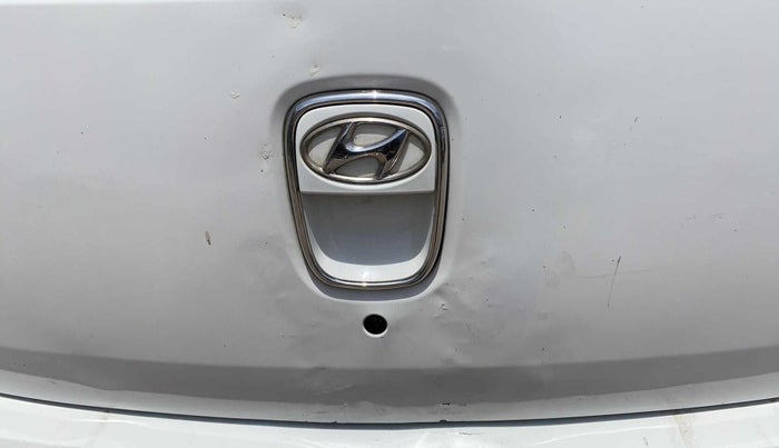 2010 Hyundai i10 MAGNA 1.2, Petrol, Manual, 70,720 km, Dicky (Boot door) - Minor scratches