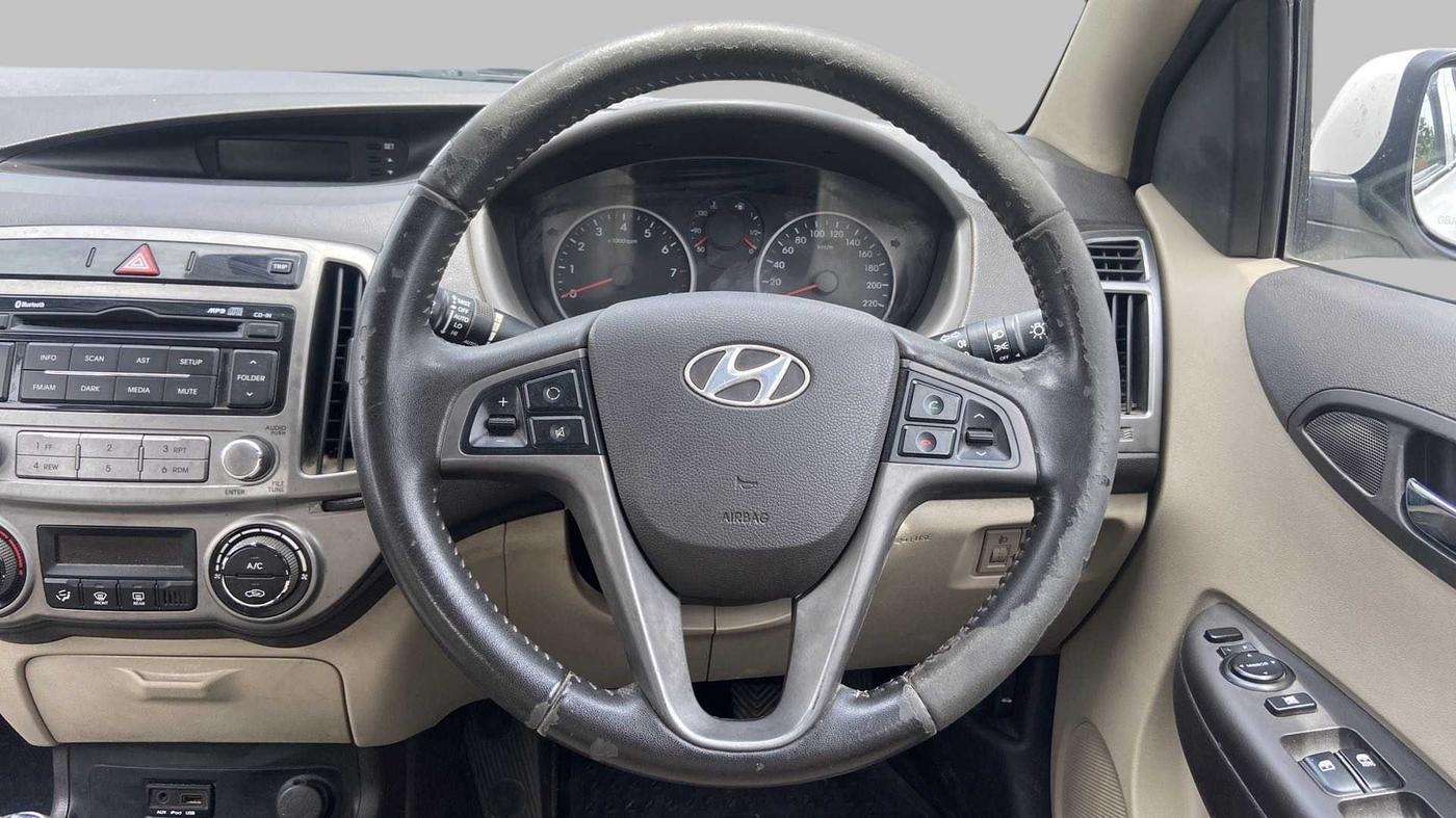 2013 Hyundai i20 SPORTZ 1.2, Petrol, Manual, 39,763 km, Steering Wheel Close Up