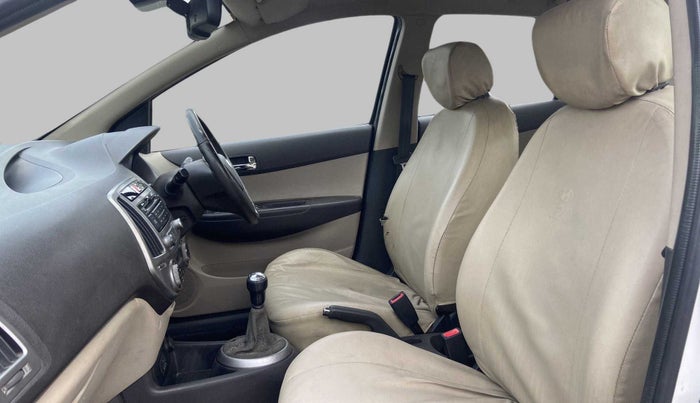 2013 Hyundai i20 SPORTZ 1.2, Petrol, Manual, 39,763 km, Right Side Front Door Cabin