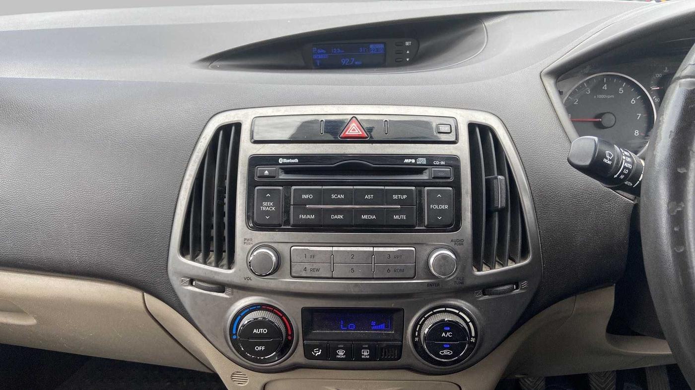 2013 Hyundai i20 SPORTZ 1.2, Petrol, Manual, 39,763 km, Air Conditioner