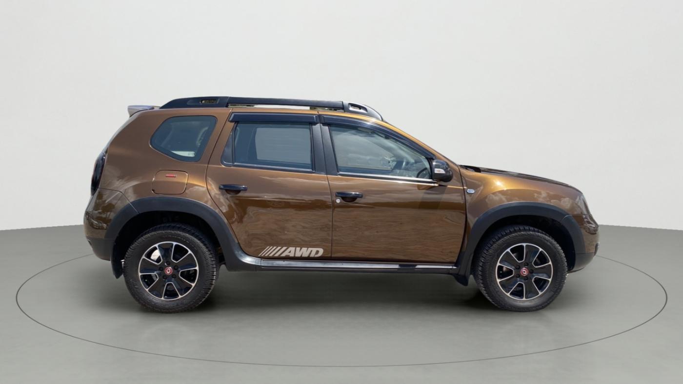2018 Renault Duster 110 PS RXZ 4X4 MT DIESEL, Diesel, Manual, 1,00,379 km, Right Side View