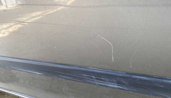 2016 Maruti Swift Dzire VXI, Petrol, Manual, 53,443 km, Front passenger door - Minor scratches