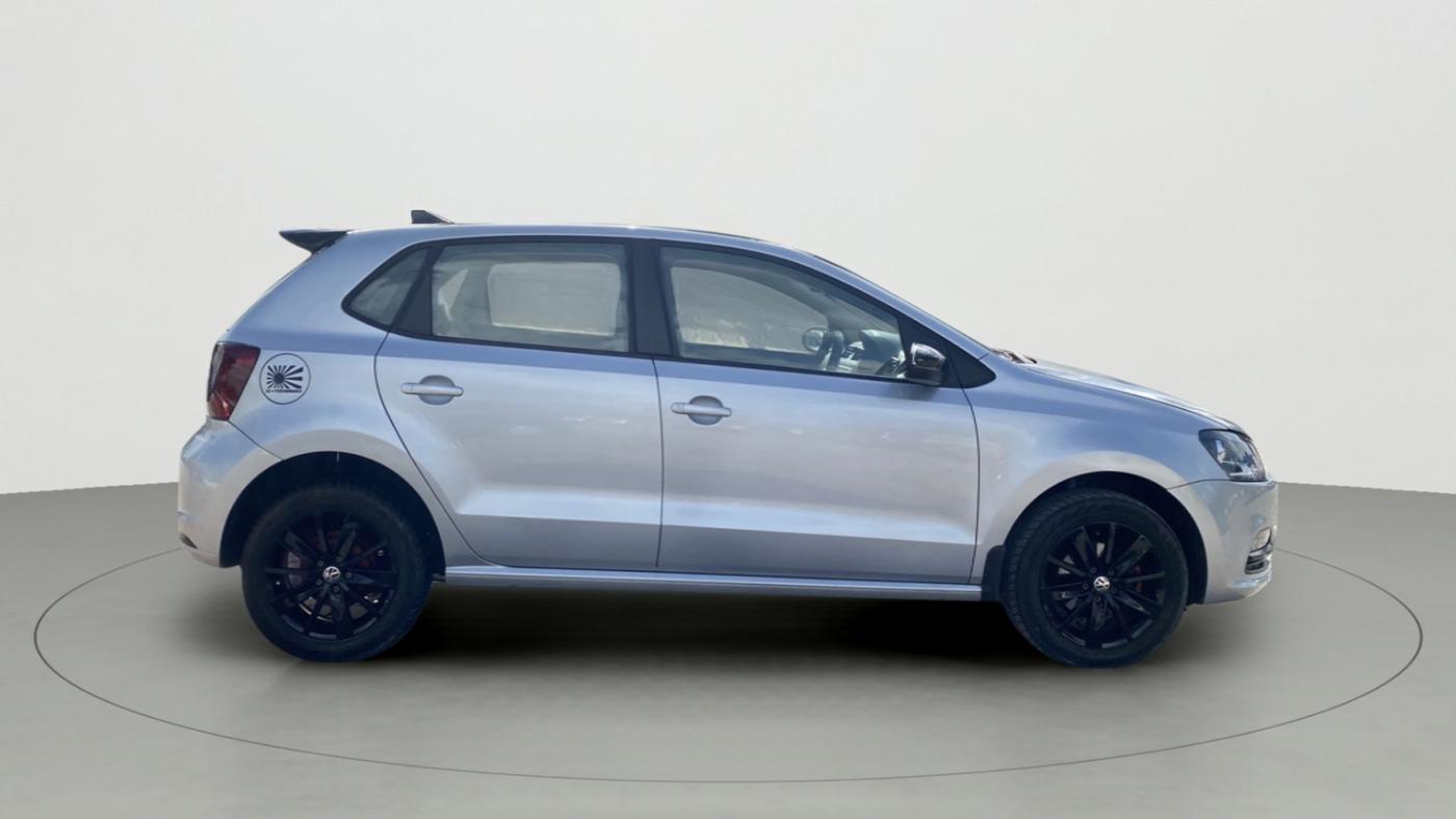 2016 Volkswagen Polo HIGHLINE1.5L, Diesel, Manual, 78,761 km, Right Side View