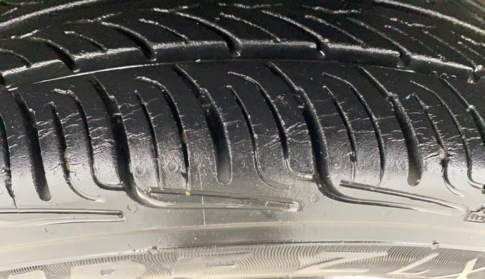 2015 Maruti Alto K10 VXI, Petrol, Manual, 36,735 km, Left Front Tyre Tread