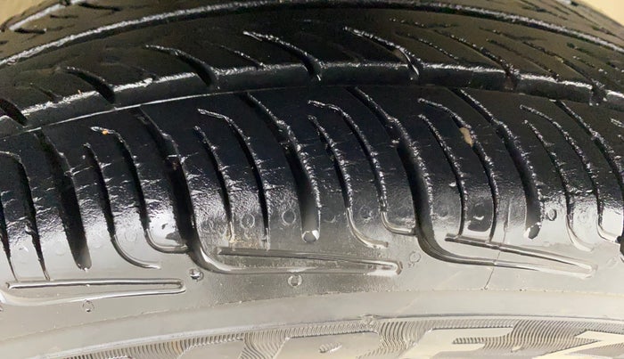 2015 Maruti Alto K10 VXI, Petrol, Manual, 36,735 km, Right Front Tyre Tread