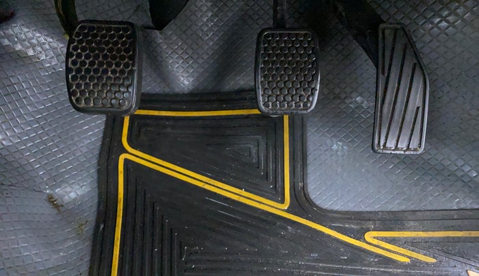 2015 Maruti Alto K10 VXI, Petrol, Manual, 36,735 km, Pedals