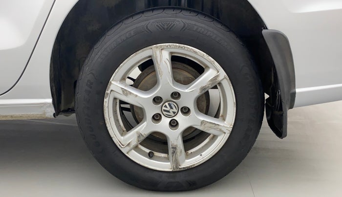 2016 Volkswagen Vento COMFORTLINE 1.6, Petrol, Manual, 90,518 km, Left Rear Wheel