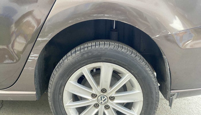 2016 Volkswagen Vento HIGHLINE 1.5 AT, Diesel, Automatic, 1,09,144 km, Left quarter panel - Minor scratches