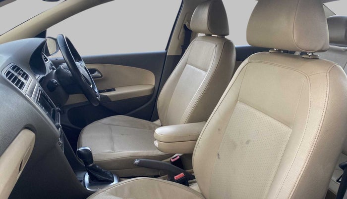 2016 Volkswagen Vento HIGHLINE 1.5 AT, Diesel, Automatic, 1,09,144 km, Right Side Front Door Cabin
