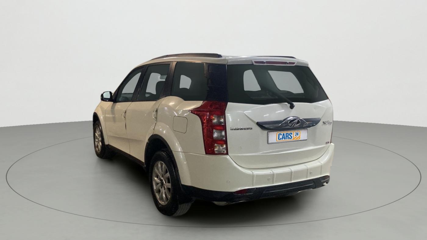 2016 Mahindra XUV500 W8, Diesel, Manual, 71,819 km, Left Back Diagonal