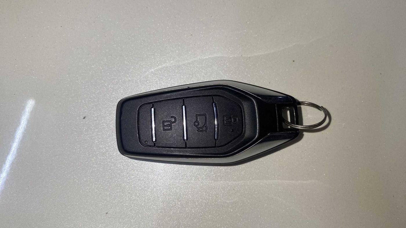 2016 Mahindra XUV500 W8, Diesel, Manual, 71,819 km, Key Close Up