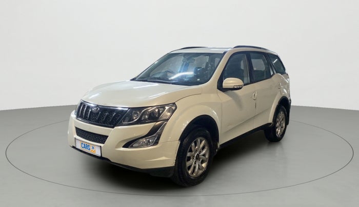 2016 Mahindra XUV500 W8, Diesel, Manual, 71,819 km, Left Front Diagonal