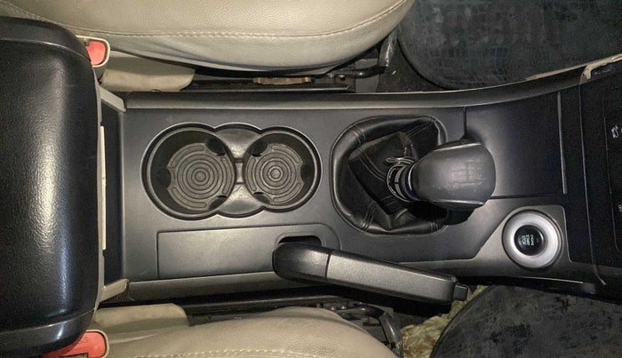 2016 Mahindra XUV500 W8, Diesel, Manual, 71,819 km, Gear Lever