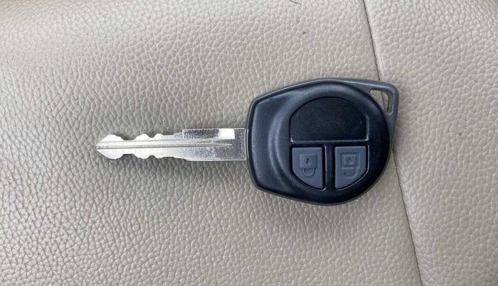 2016 Maruti Swift Dzire VXI (O) AT, Petrol, Automatic, 31,458 km, Key Close Up