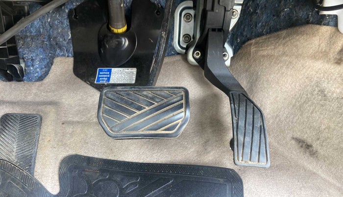 2016 Maruti Swift Dzire VXI (O) AT, Petrol, Automatic, 31,458 km, Pedals