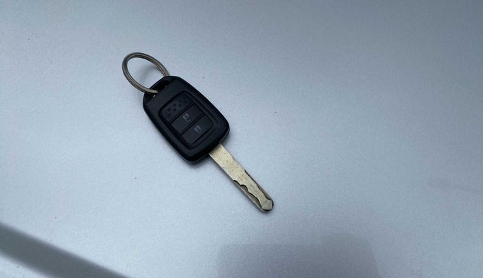 2017 Honda WR-V 1.2L I-VTEC VX MT, Petrol, Manual, 1,15,064 km, Key Close Up