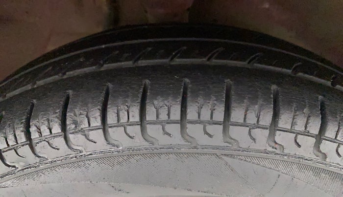 2016 Maruti Alto 800 VXI O, Petrol, Manual, 50,252 km, Right Front Tyre Tread