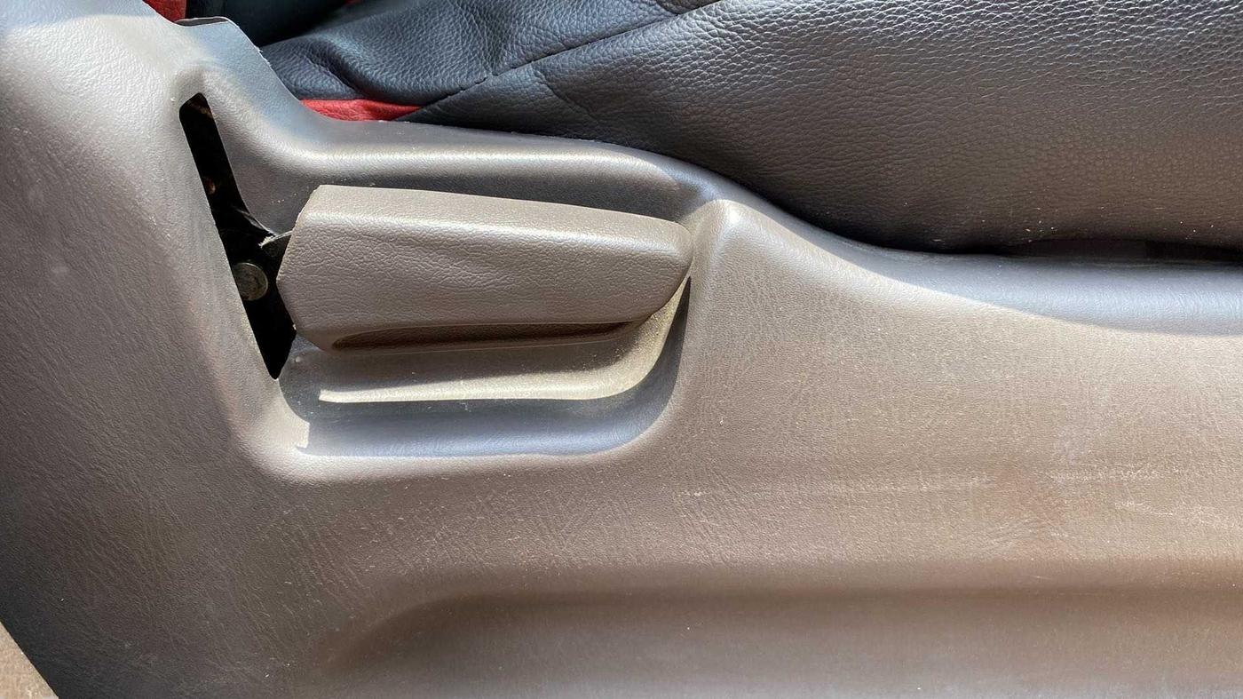 2013 Maruti Zen Estilo LXI, Petrol, Manual, 11,199 km, Driver Side Adjustment Panel