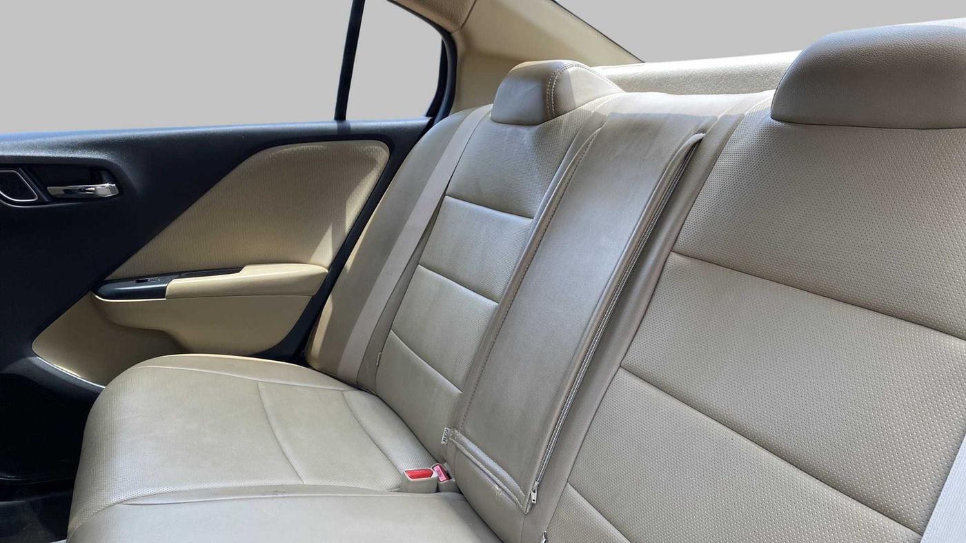 2019 Honda City 1.5L I-VTEC V MT, Petrol, Manual, 21,628 km, Right Side Rear Door Cabin
