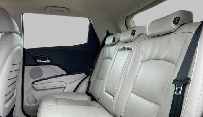 2021 Mahindra XUV300 W8 (O) 1.5 DIESEL AMT, Diesel, Automatic, 39,886 km, Right Side Rear Door Cabin