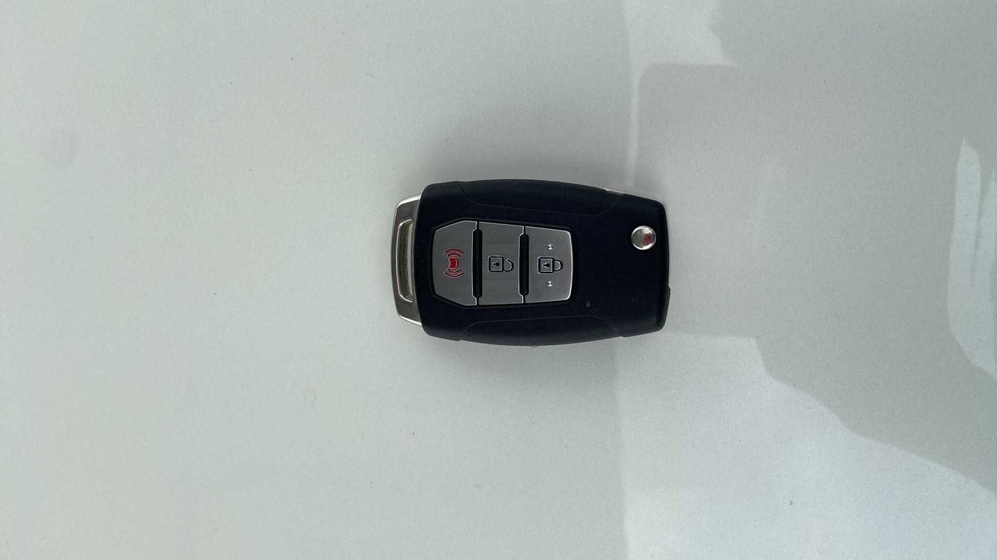 2021 Mahindra XUV300 W8 (O) 1.5 DIESEL AMT, Diesel, Automatic, 39,886 km, Key Close Up