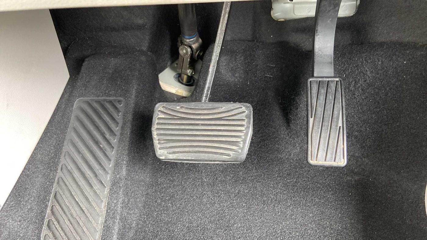 2021 Mahindra XUV300 W8 (O) 1.5 DIESEL AMT, Diesel, Automatic, 39,886 km, Pedals