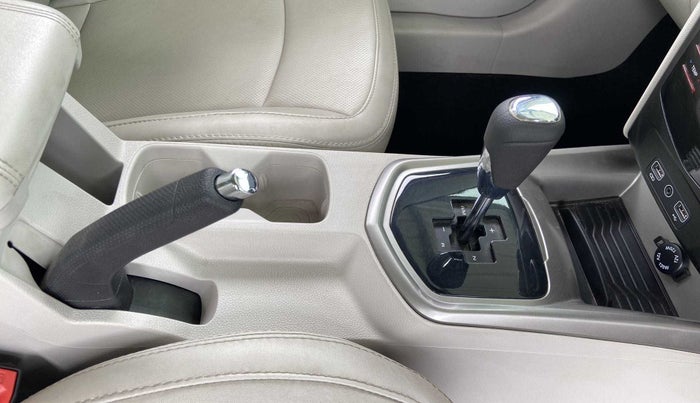 2021 Mahindra XUV300 W8 (O) 1.5 DIESEL AMT, Diesel, Automatic, 39,886 km, Gear Lever