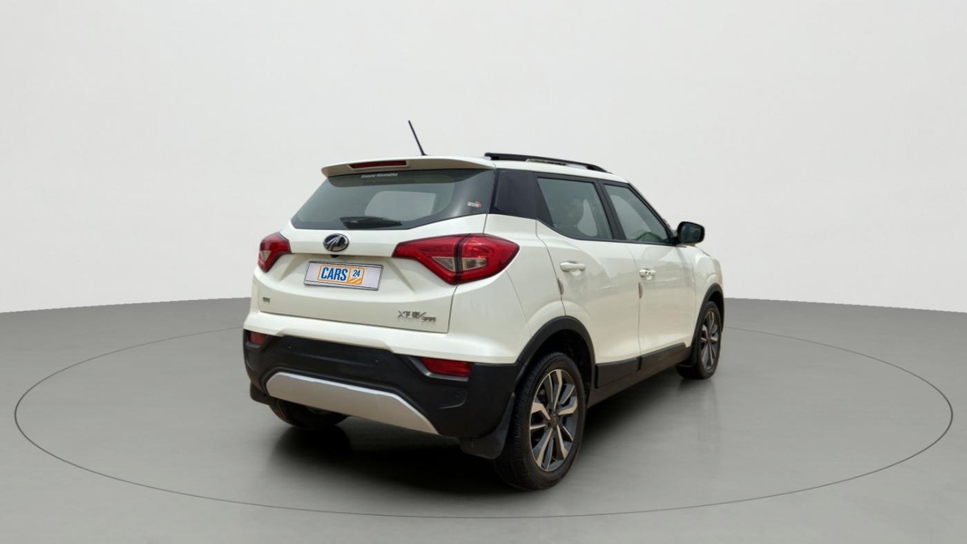 2021 Mahindra XUV300 W8 (O) 1.5 DIESEL AMT, Diesel, Automatic, 39,886 km, Right Back Diagonal