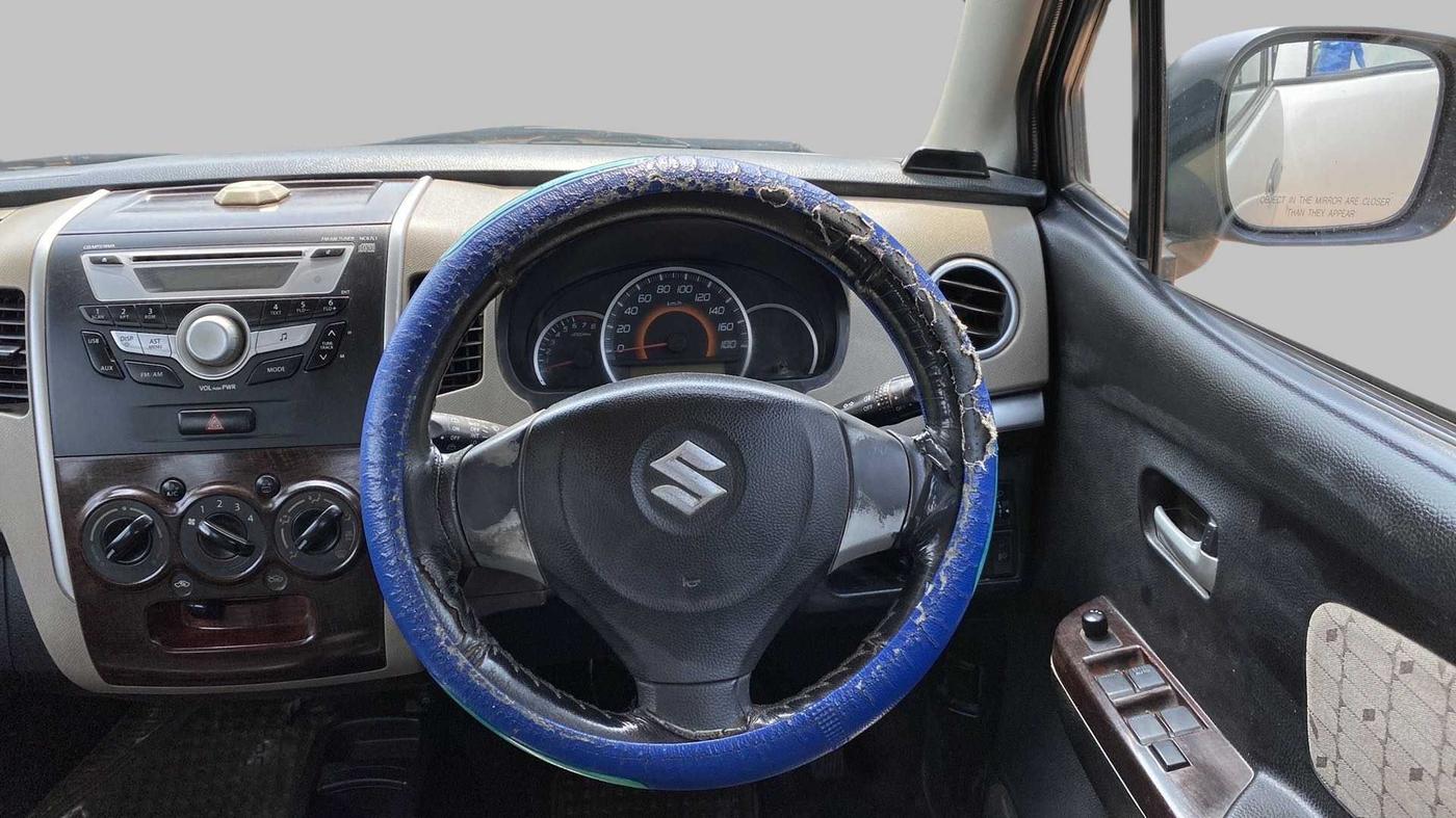 2016 Maruti Wagon R 1.0 VXI, Petrol, Manual, 45,890 km, Steering Wheel Close Up