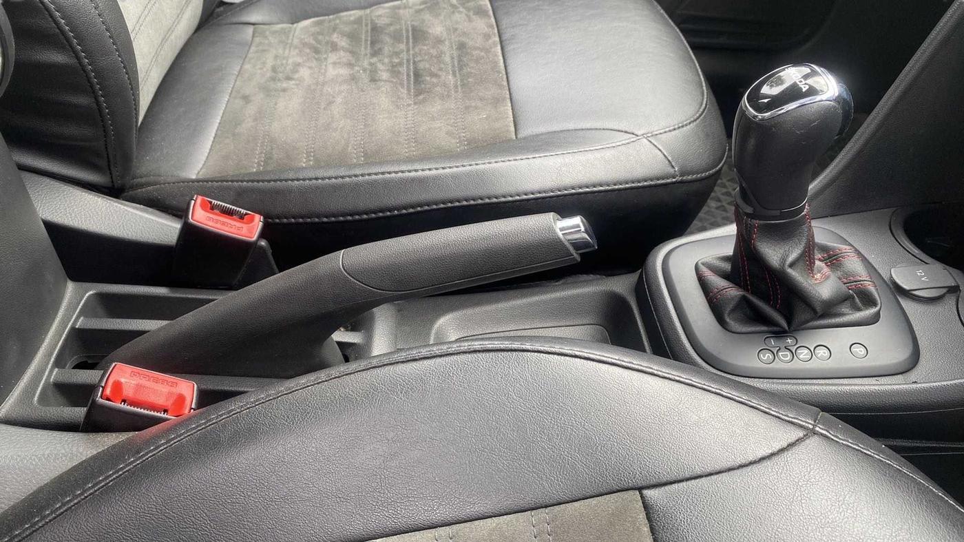2018 Skoda Rapid STYLE 1.6 MPI AT, Petrol, Automatic, 53,230 km, Gear Lever