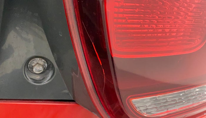 2016 Mahindra Kuv100 K8 D 6 STR, Diesel, Manual, 98,020 km, Right tail light - < 2 inches,no. = 2