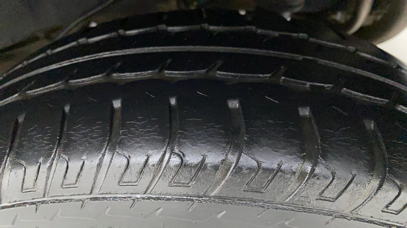2016 Datsun Go Plus T, Petrol, Manual, 27,468 km, Left Rear Tyre Tread
