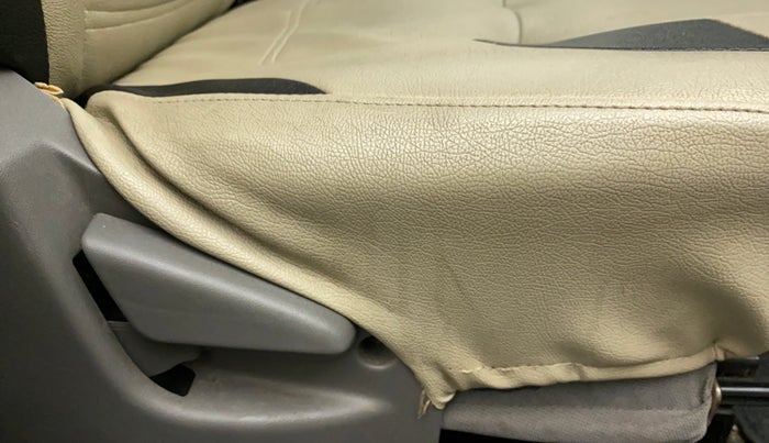 2016 Datsun Go Plus T, Petrol, Manual, 27,468 km, Driver Side Adjustment Panel