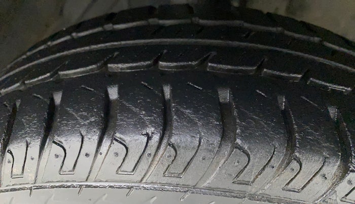 2016 Datsun Go Plus T, Petrol, Manual, 27,468 km, Right Front Tyre Tread