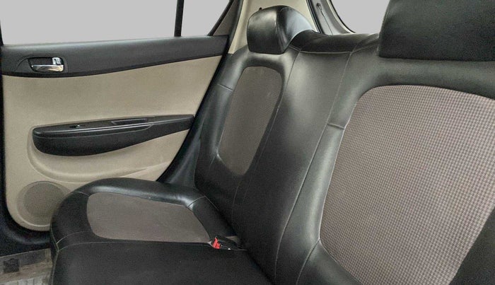 2012 Hyundai i20 MAGNA 1.2, Petrol, Manual, 69,196 km, Right Side Rear Door Cabin