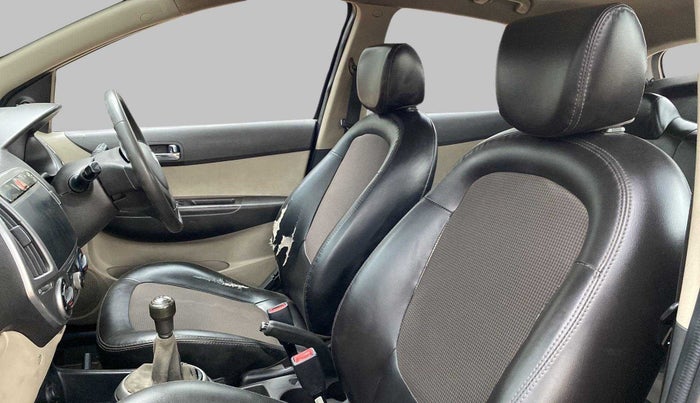 2012 Hyundai i20 MAGNA 1.2, Petrol, Manual, 69,196 km, Right Side Front Door Cabin