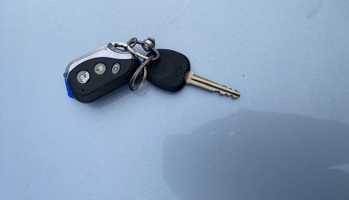 2010 Hyundai i10 MAGNA 1.2, Petrol, Manual, 97,307 km, Key Close Up