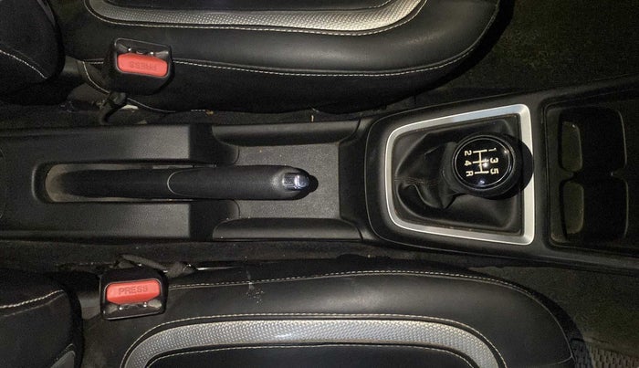 2019 Maruti Swift VXI, Petrol, Manual, 47,262 km, Gear Lever