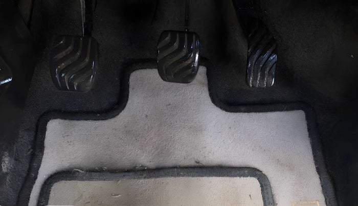 2019 Renault Kwid RXL, Petrol, Manual, 35,070 km, Pedals