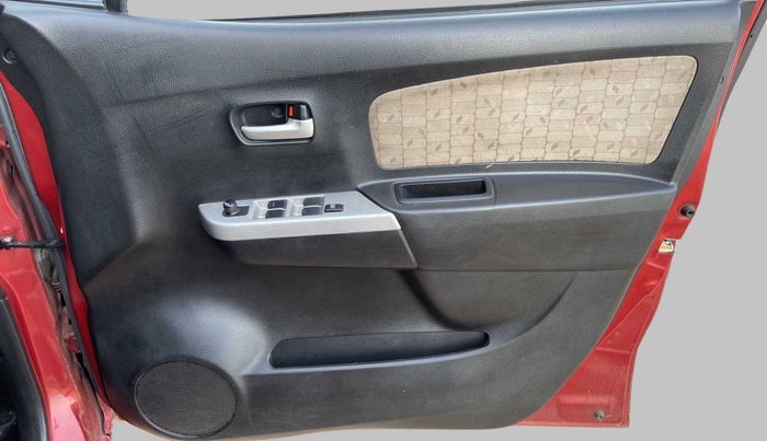 2014 Maruti Wagon R 1.0 VXI, Petrol, Manual, 27,192 km, Driver Side Door Panels Control