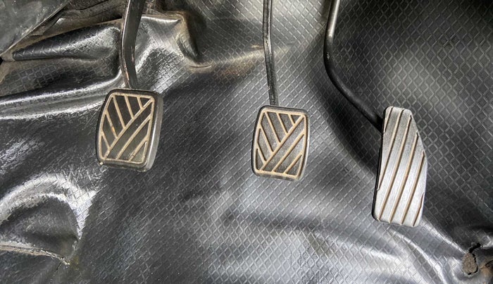 2014 Maruti Wagon R 1.0 VXI, Petrol, Manual, 27,192 km, Pedals