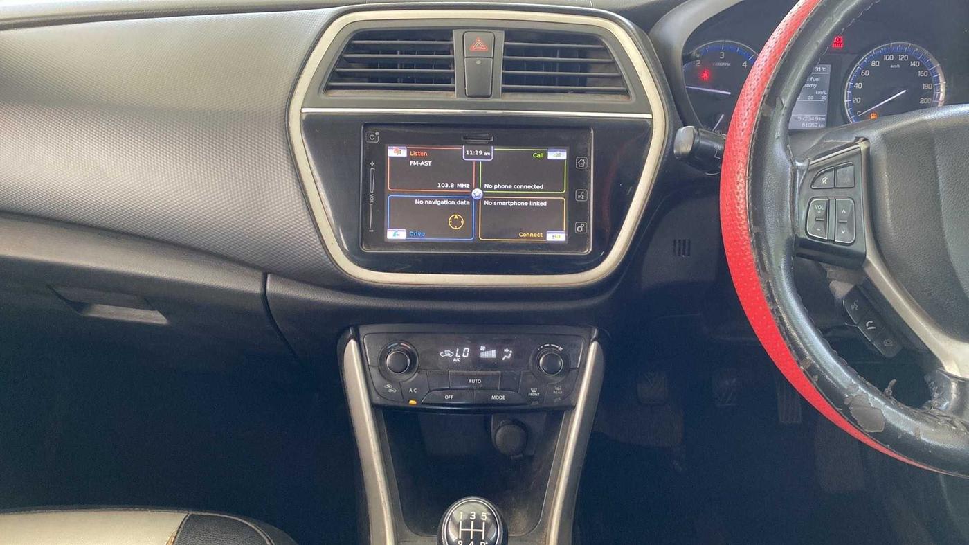 2015 Maruti S Cross ALPHA 1.3, Diesel, Manual, 61,167 km, Air Conditioner