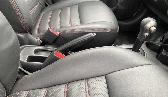 2018 Nissan Micra XV CVT, Petrol, Automatic, 51,460 km, Gear Lever