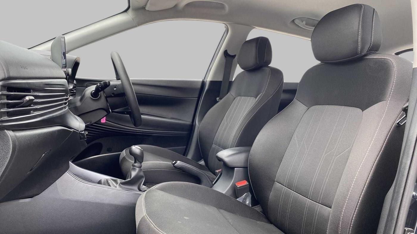 2022 Hyundai NEW I20 SPORTZ 1.2 MT, Petrol, Manual, 9,811 km, Right Side Front Door Cabin