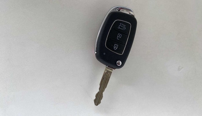 2022 Hyundai NEW I20 SPORTZ 1.2 MT, Petrol, Manual, 9,811 km, Key Close Up