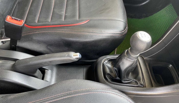 2017 Maruti Swift VXI, Petrol, Manual, 16,964 km, Gear Lever