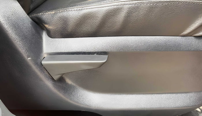 2019 Mahindra KUV 100 NXT K2+ P 6 STR, Petrol, Manual, 5,337 km, Driver Side Adjustment Panel